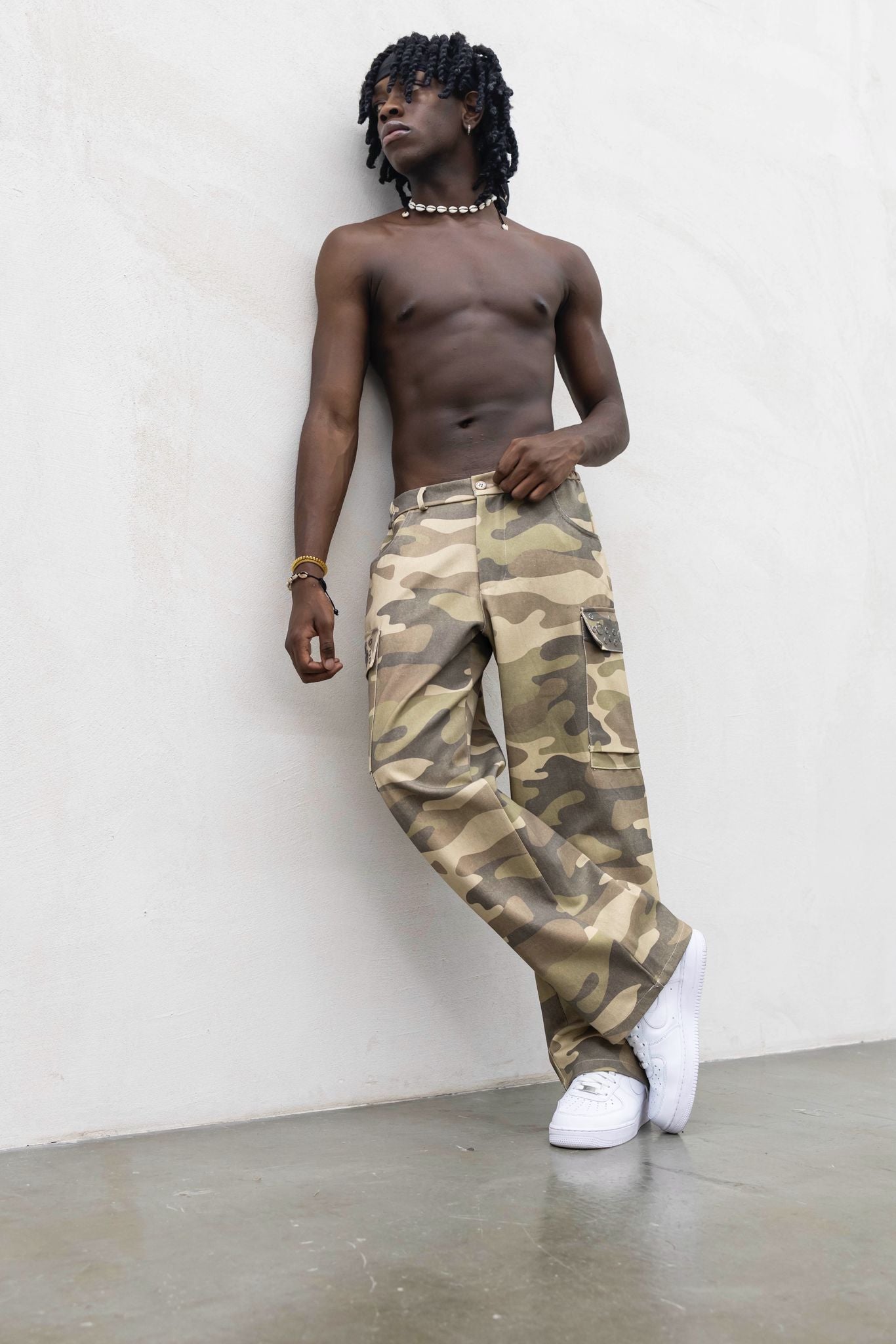 PRESENT - CARGO BORCHIE - CAMO