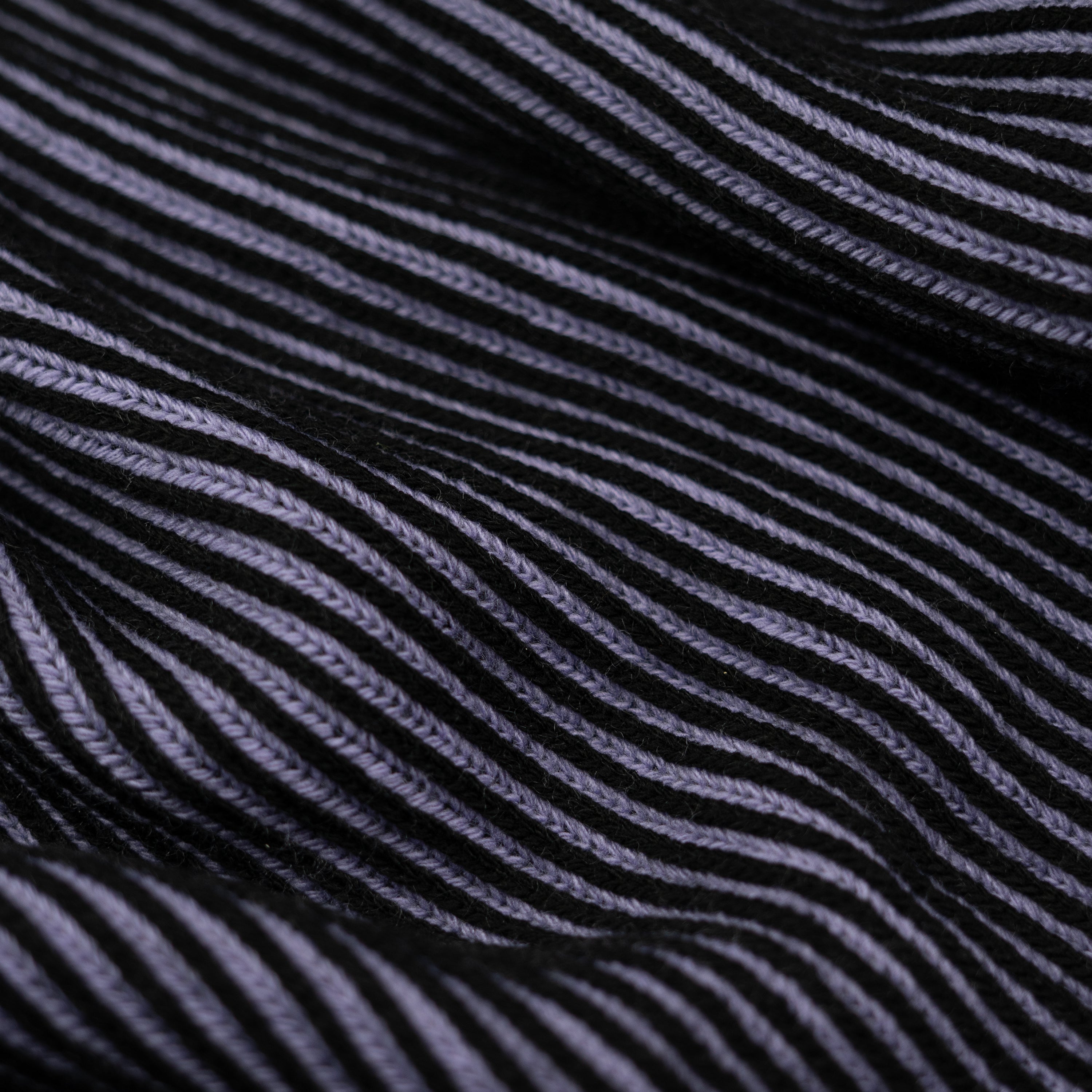 DOLLY NOIRE - SWEATER GENGAR