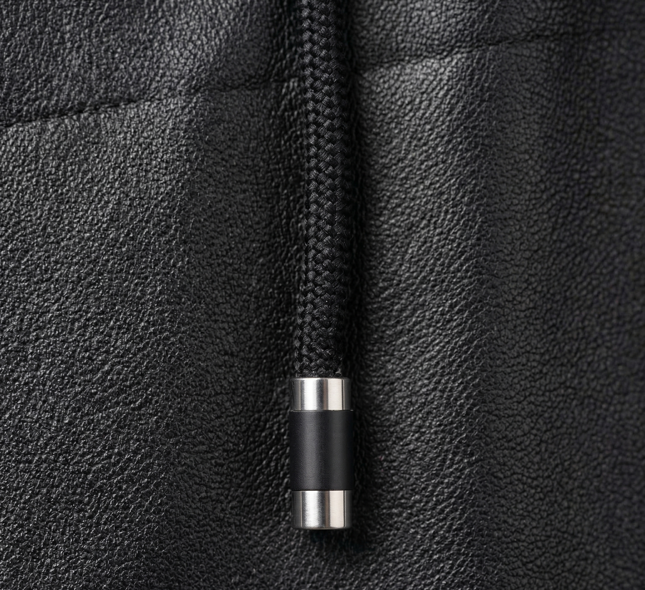 NO BRAND - SHORTS PELLE - NERO